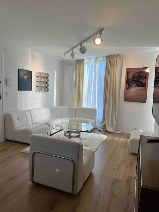 Charmant Appartement Au Look Design Mons Bagian luar foto