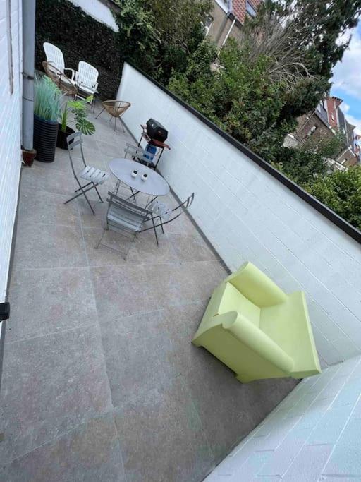 Charmant Appartement Au Look Design Mons Bagian luar foto